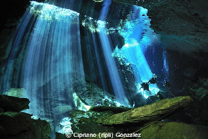 divers and crystal water...a dream by Cipriano (ripli) Gonzalez 